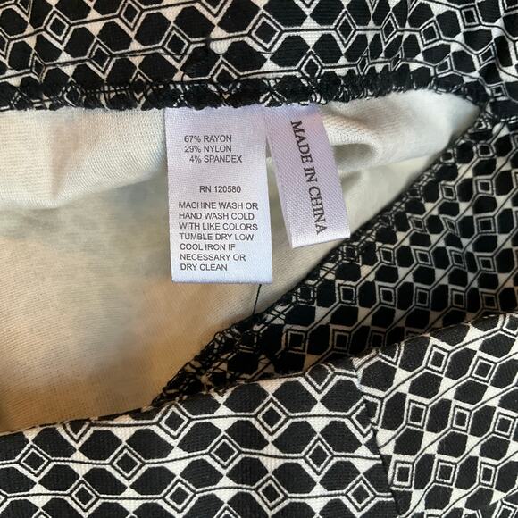 Amanda + Chelsea Women Slim Leg Formal Pants size 10,Black White Geometric Print - Picture 9 of 11